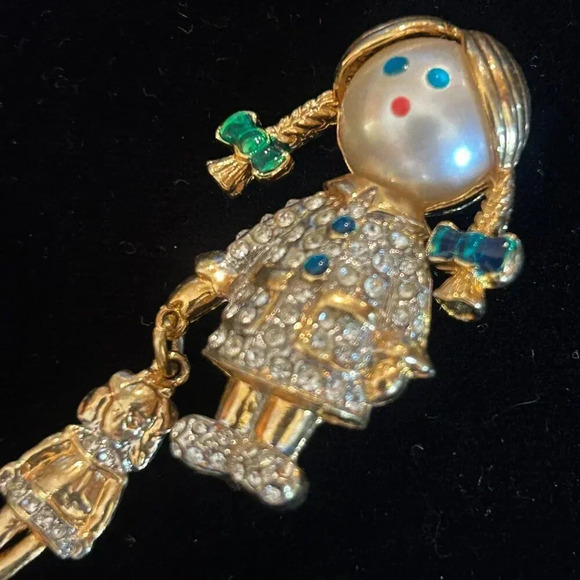 Vintage Gold Rhinestone Enamel Faux Pearl Girl with Doll Brooch Pin - Picture 3 of 6